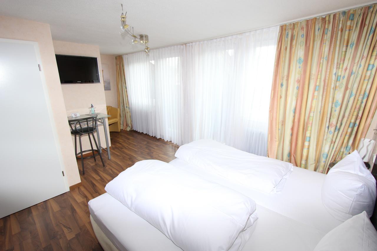 Gaestehaus Am Kurpark 빌린겐슈베닝겐 외부 사진