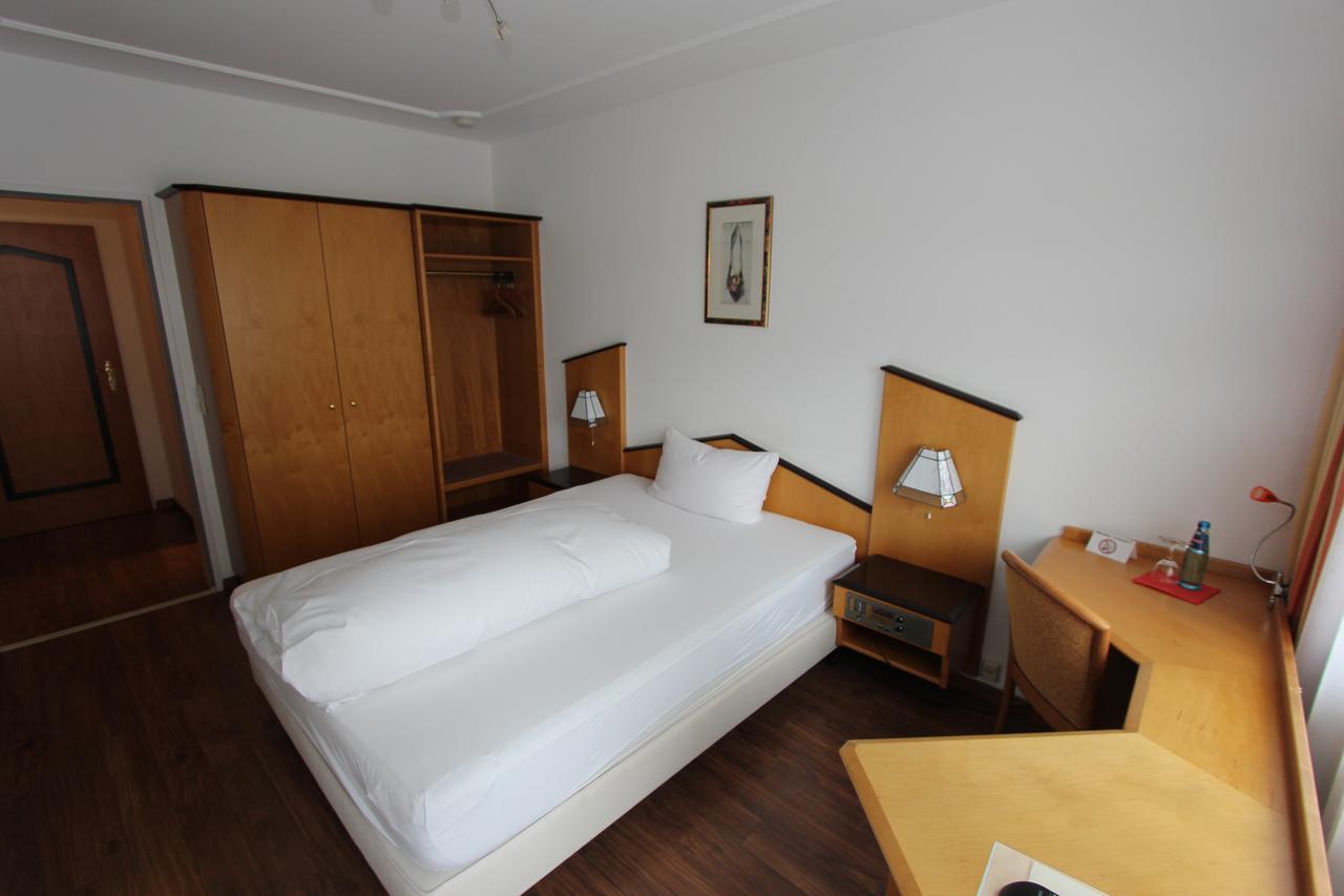 Gaestehaus Am Kurpark 빌린겐슈베닝겐 외부 사진