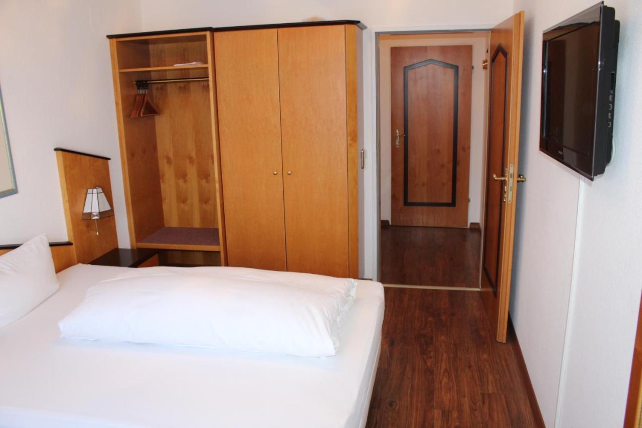 Gaestehaus Am Kurpark 빌린겐슈베닝겐 외부 사진